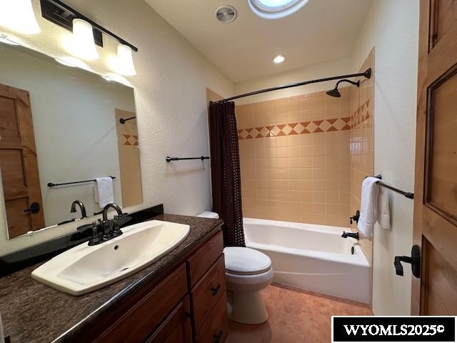 Casper, Wyoming, 82604, United States, 4 Bedrooms Bedrooms, ,5 BathroomsBathrooms,Residential,Active,1905367