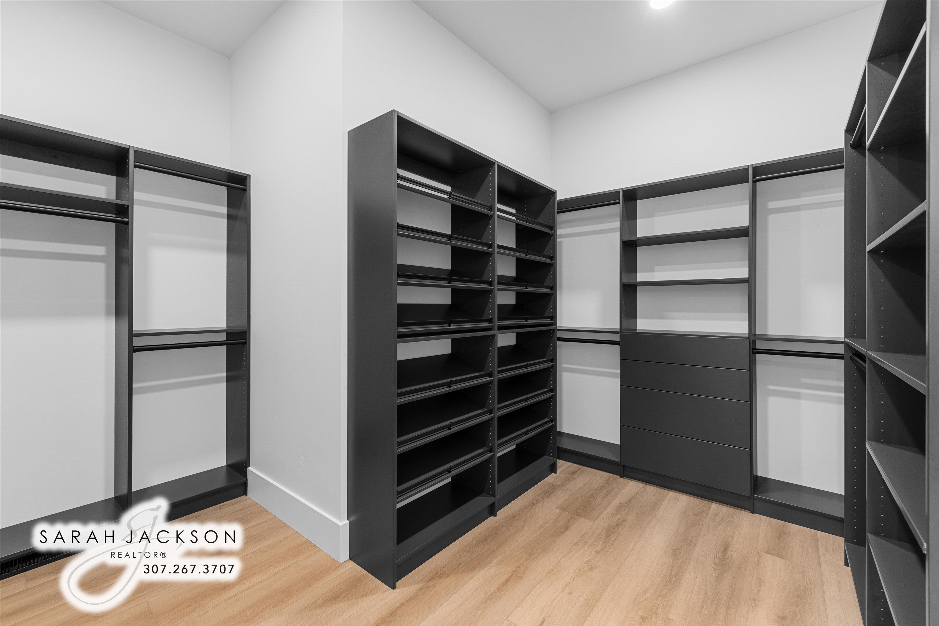 Casper, Wyoming, 82604, United States, 4 Bedrooms Bedrooms, ,5 BathroomsBathrooms,Residential,Active,2008685