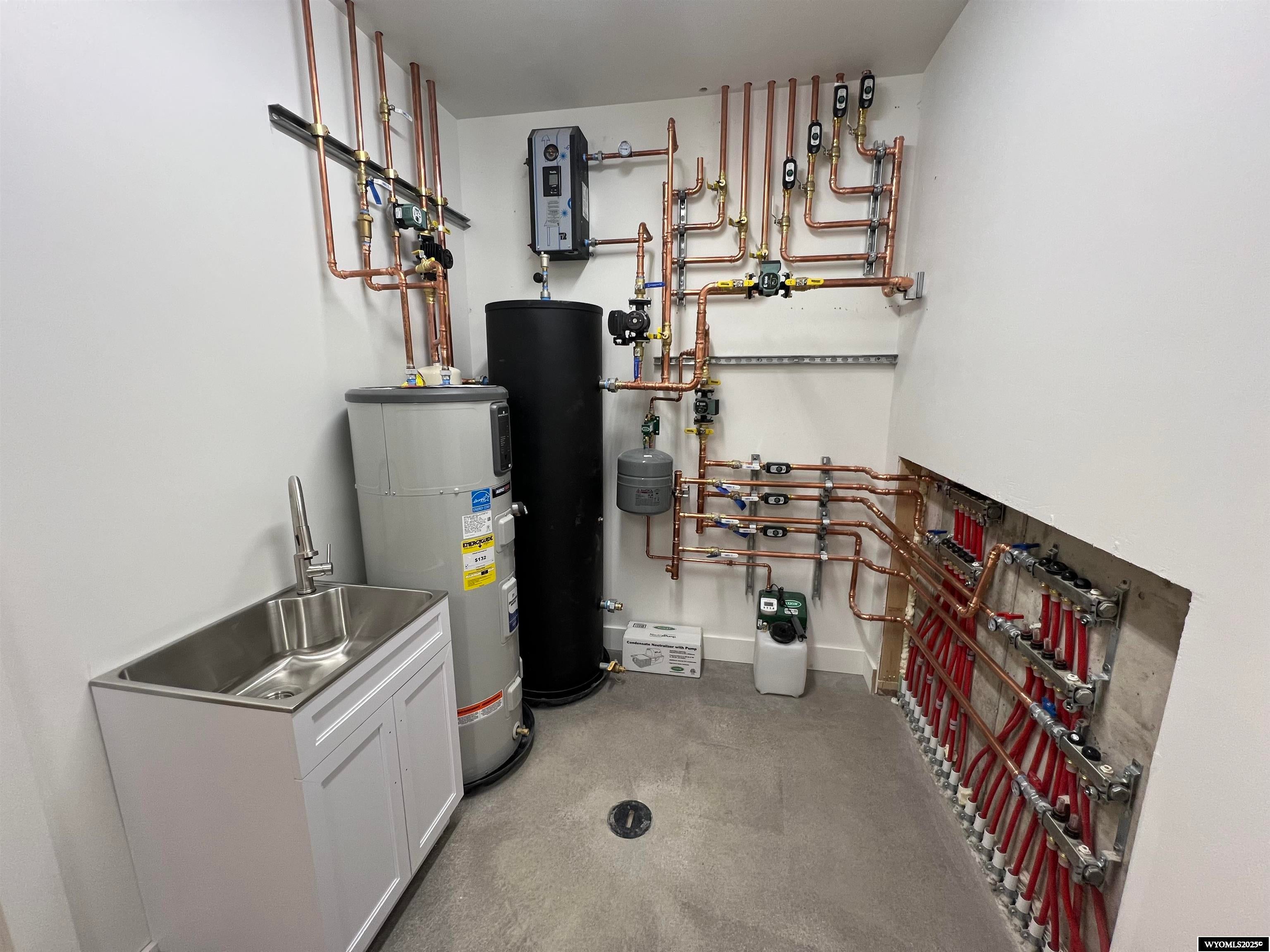 Lander, Wyoming, 82520, United States, 5 Bedrooms Bedrooms, ,3 BathroomsBathrooms,Residential,Active,1871269