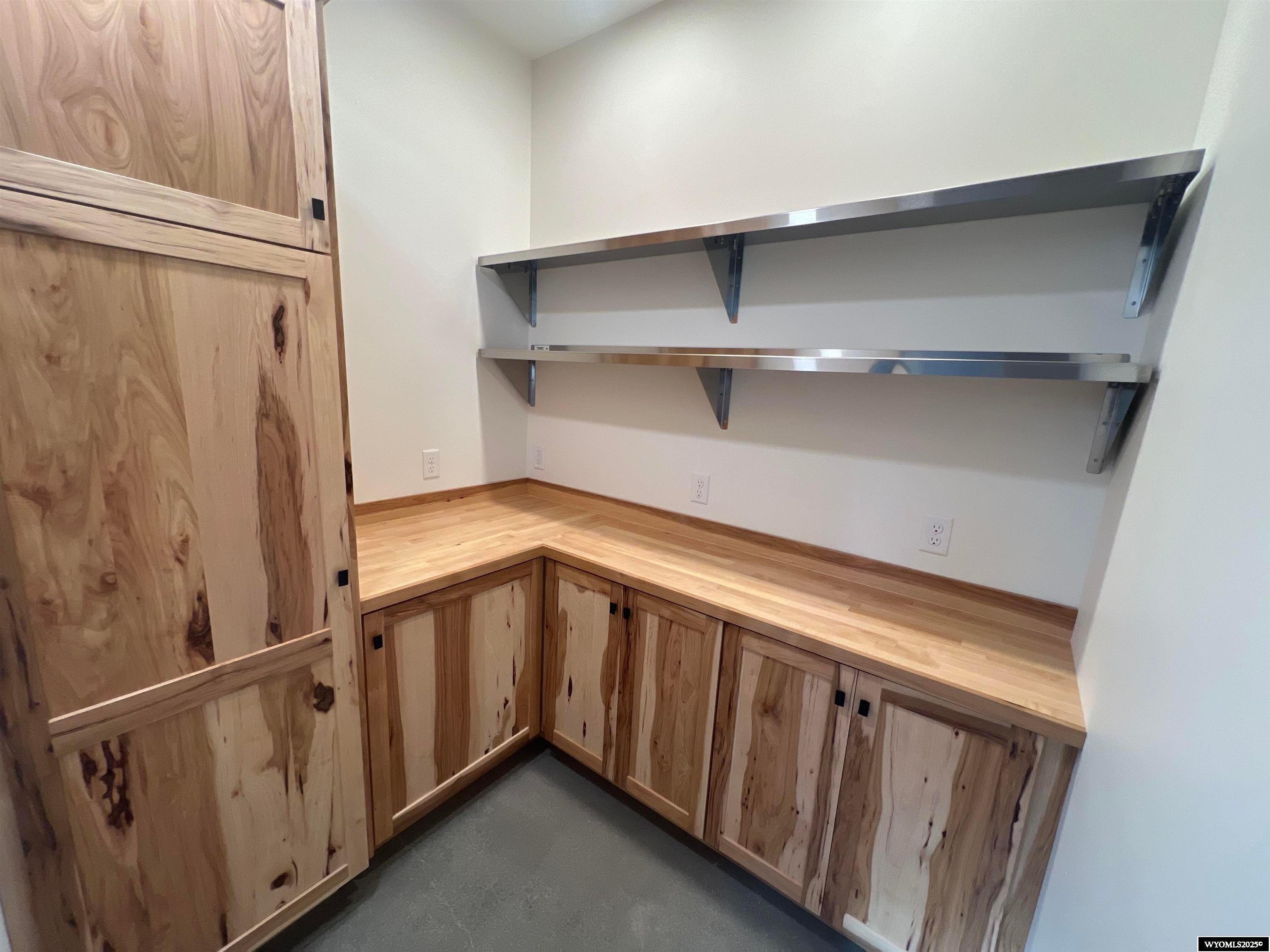 Lander, Wyoming, 82520, United States, 5 Bedrooms Bedrooms, ,3 BathroomsBathrooms,Residential,Active,1871269