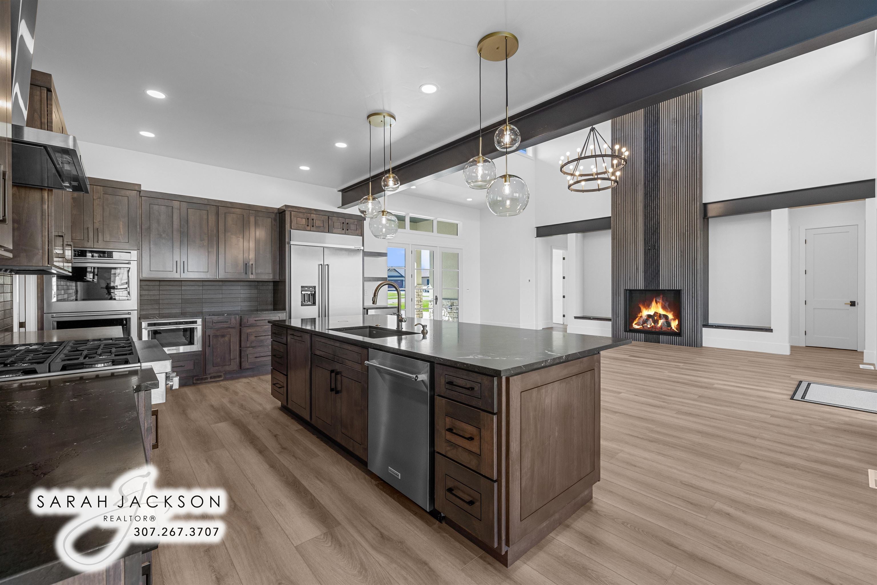 Casper, Wyoming, 82604, United States, 4 Bedrooms Bedrooms, ,5 BathroomsBathrooms,Residential,Active,2008685