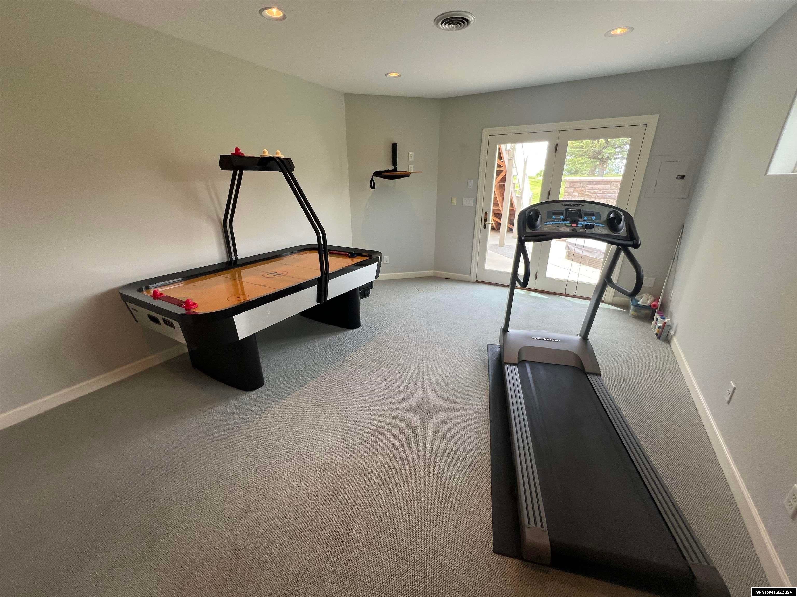 Riverton, Wyoming, 82501, United States, 5 Bedrooms Bedrooms, ,5 BathroomsBathrooms,Residential,Active,1859348