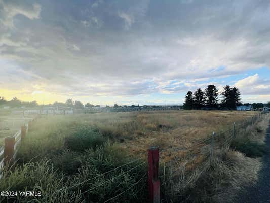 NKA AHTANUM RD, YAKIMA, WA 98903, photo 4 of 6