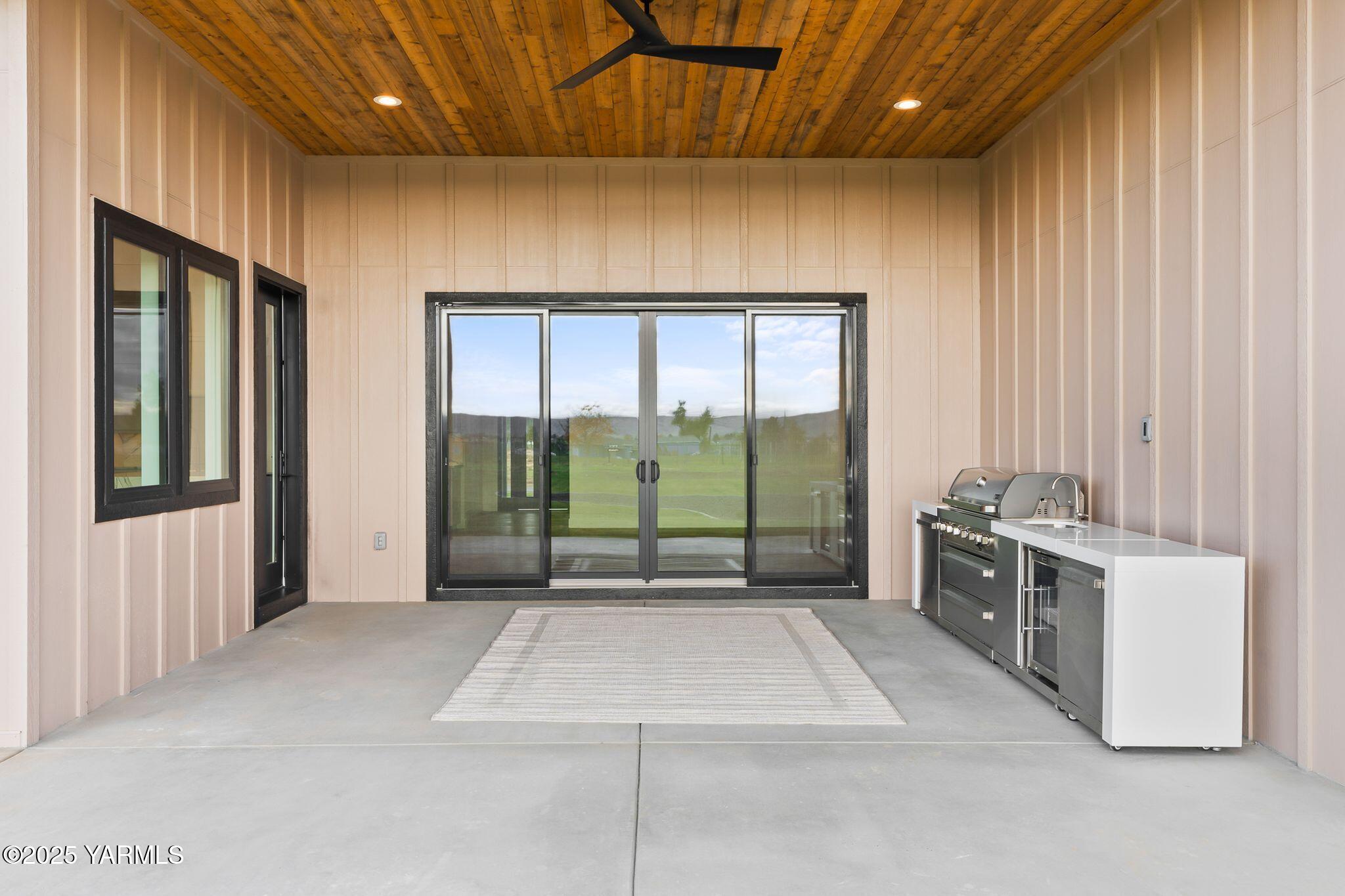 Yakima, Washington, 98908, United States, 4 Bedrooms Bedrooms, ,4 BathroomsBathrooms,Residential,Active,1993973