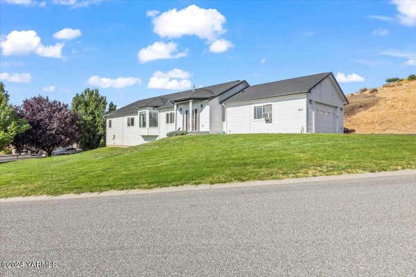 900 MAJESTY HEIGHTS DR, YAKIMA, WA 98908 - Image 1