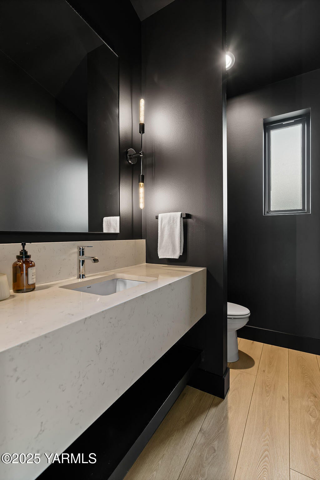 Yakima, Washington, 98908, United States, 4 Bedrooms Bedrooms, ,4 BathroomsBathrooms,Residential,Active,2008323