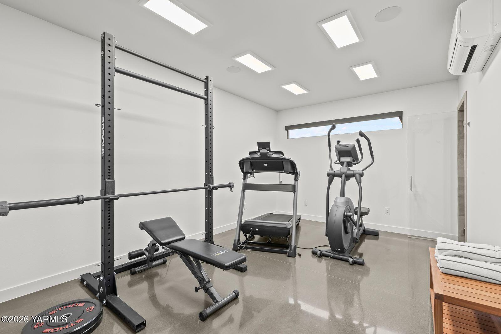 Yakima, Washington, 98908, United States, 4 Bedrooms Bedrooms, ,4 BathroomsBathrooms,Residential,Active,2011450