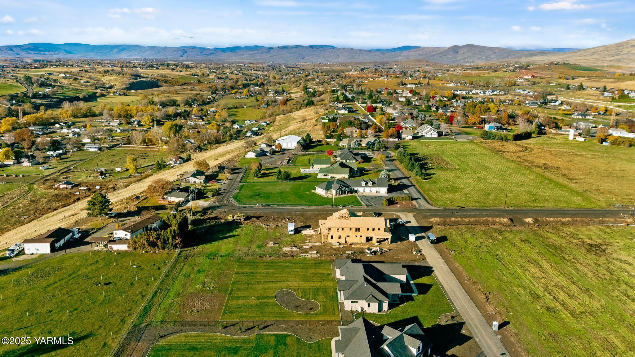 Yakima, Washington, 98908, United States, 4 Bedrooms Bedrooms, ,4 BathroomsBathrooms,Residential,Active,1993973