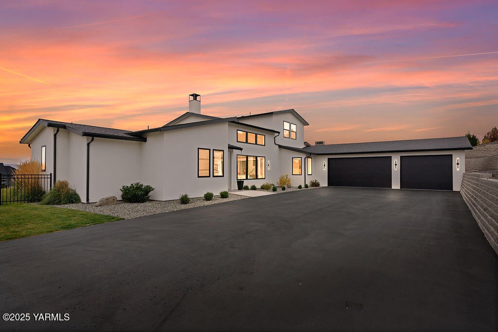 Yakima, Washington, 98908, United States, 4 Bedrooms Bedrooms, ,4 BathroomsBathrooms,Residential,Active,2008323