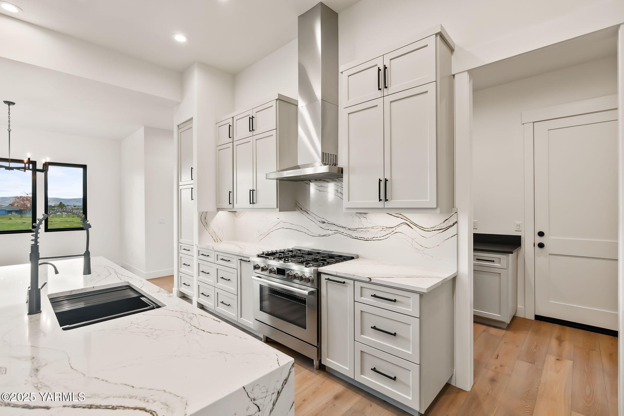 Yakima, Washington, 98908, United States, 4 Bedrooms Bedrooms, ,4 BathroomsBathrooms,Residential,Active,1993973