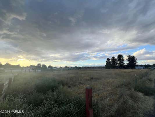 NKA AHTANUM RD, YAKIMA, WA 98903, photo 2 of 6