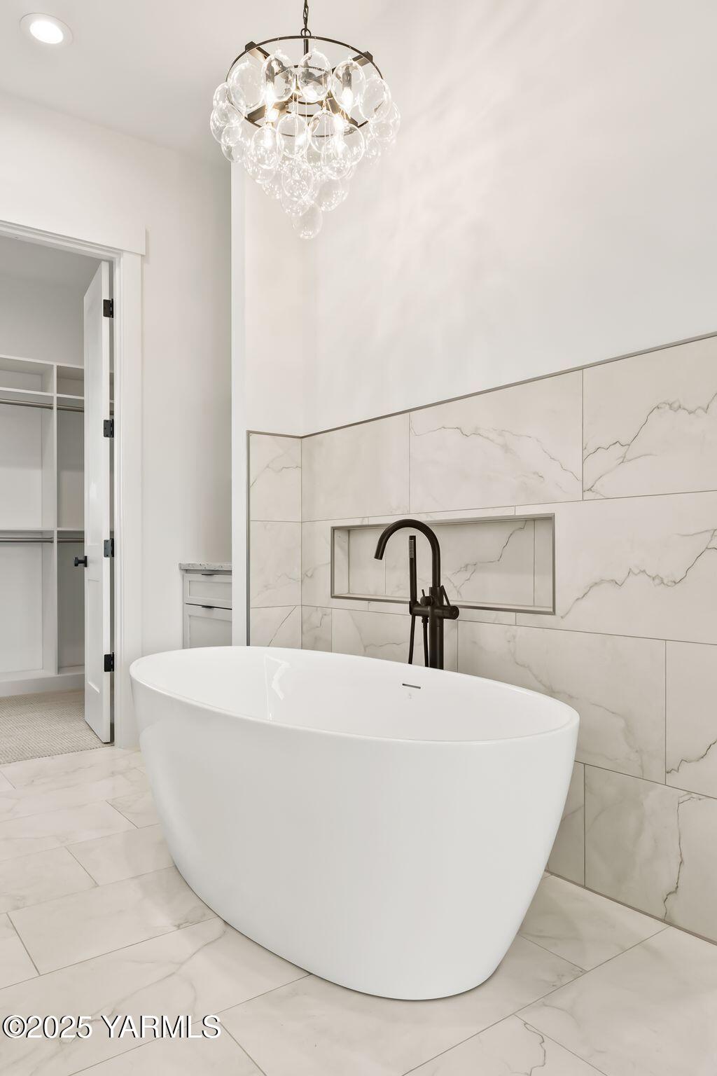 Yakima, Washington, 98908, United States, 4 Bedrooms Bedrooms, ,4 BathroomsBathrooms,Residential,Active,1993973