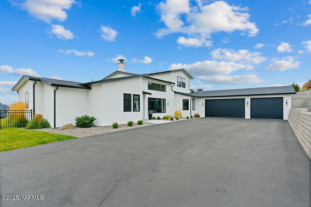 Yakima, Washington, 98908, United States, 4 Bedrooms Bedrooms, ,4 BathroomsBathrooms,Residential,Active,2008323