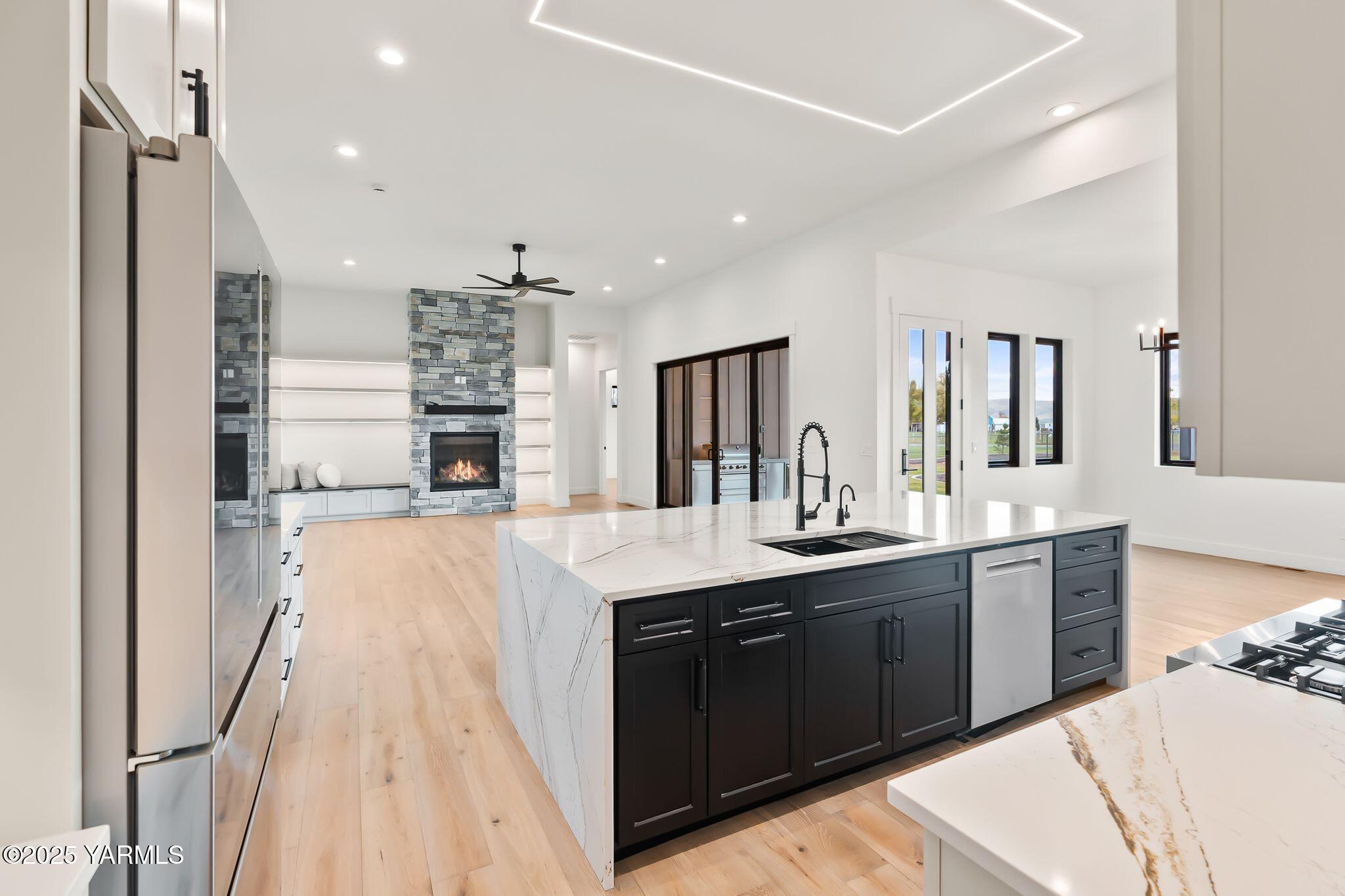 Yakima, Washington, 98908, United States, 4 Bedrooms Bedrooms, ,4 BathroomsBathrooms,Residential,Active,1993973