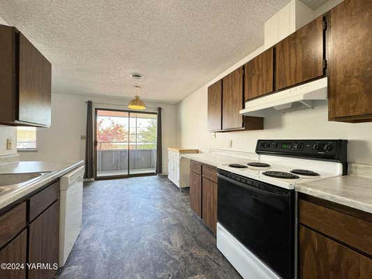 701 S 38TH AVE APT 1, YAKIMA, WA 98902 - Image 1