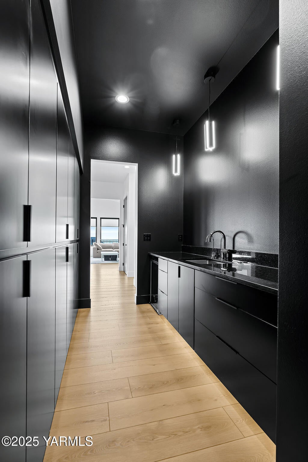 Yakima, Washington, 98908, United States, 4 Bedrooms Bedrooms, ,4 BathroomsBathrooms,Residential,Active,2008323