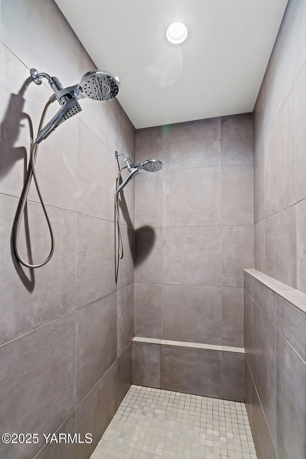 Yakima, Washington, 98908, United States, 4 Bedrooms Bedrooms, ,4 BathroomsBathrooms,Residential,Active,2008323