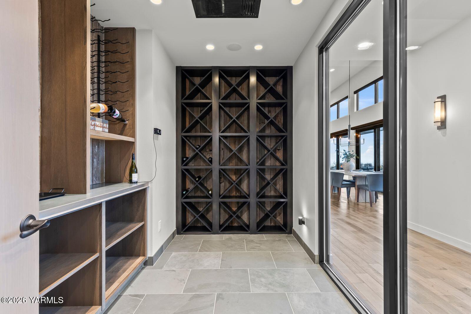 Yakima, Washington, 98908, United States, 4 Bedrooms Bedrooms, ,4 BathroomsBathrooms,Residential,Active,2011450