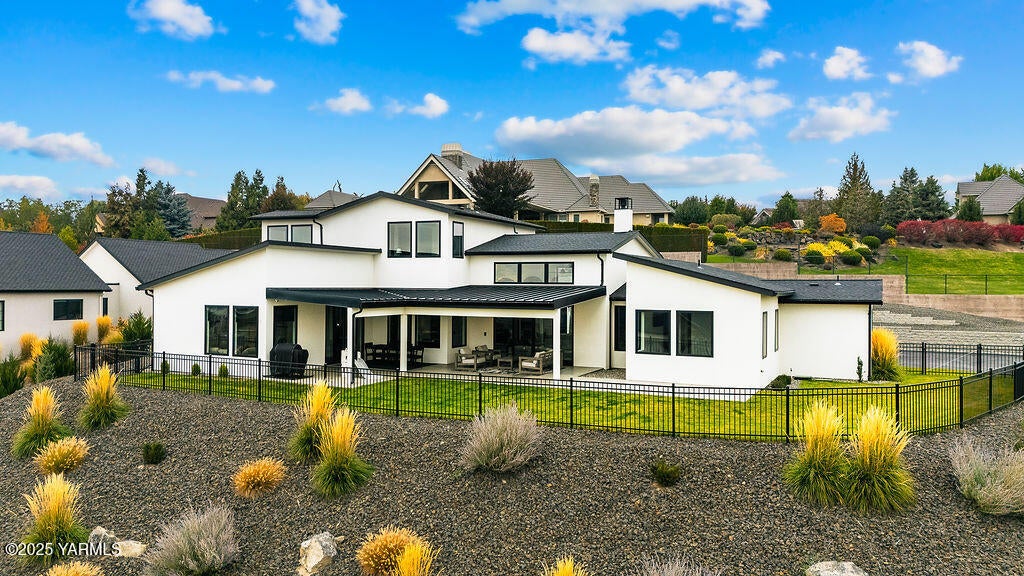 Yakima, Washington, 98908, United States, 4 Bedrooms Bedrooms, ,4 BathroomsBathrooms,Residential,Active,2008323