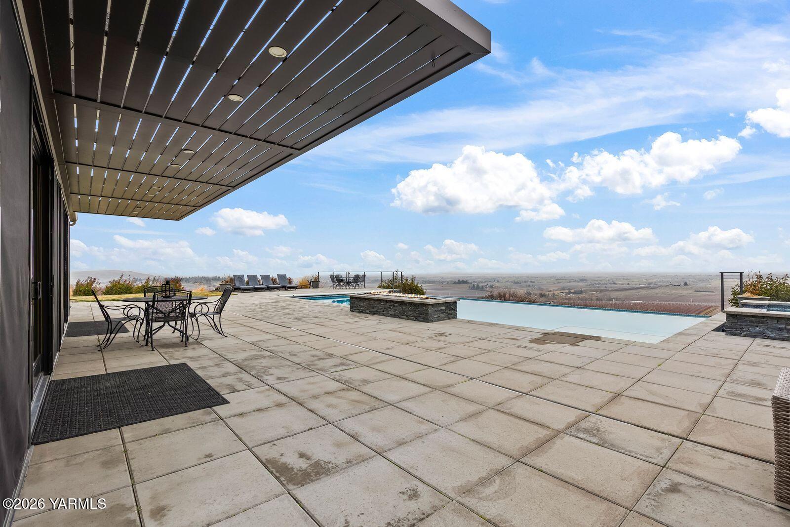 Yakima, Washington, 98908, United States, 4 Bedrooms Bedrooms, ,4 BathroomsBathrooms,Residential,Active,2011450