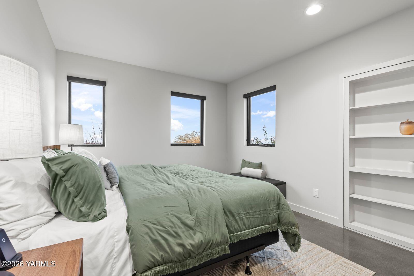 Yakima, Washington, 98908, United States, 4 Bedrooms Bedrooms, ,4 BathroomsBathrooms,Residential,Active,2011450