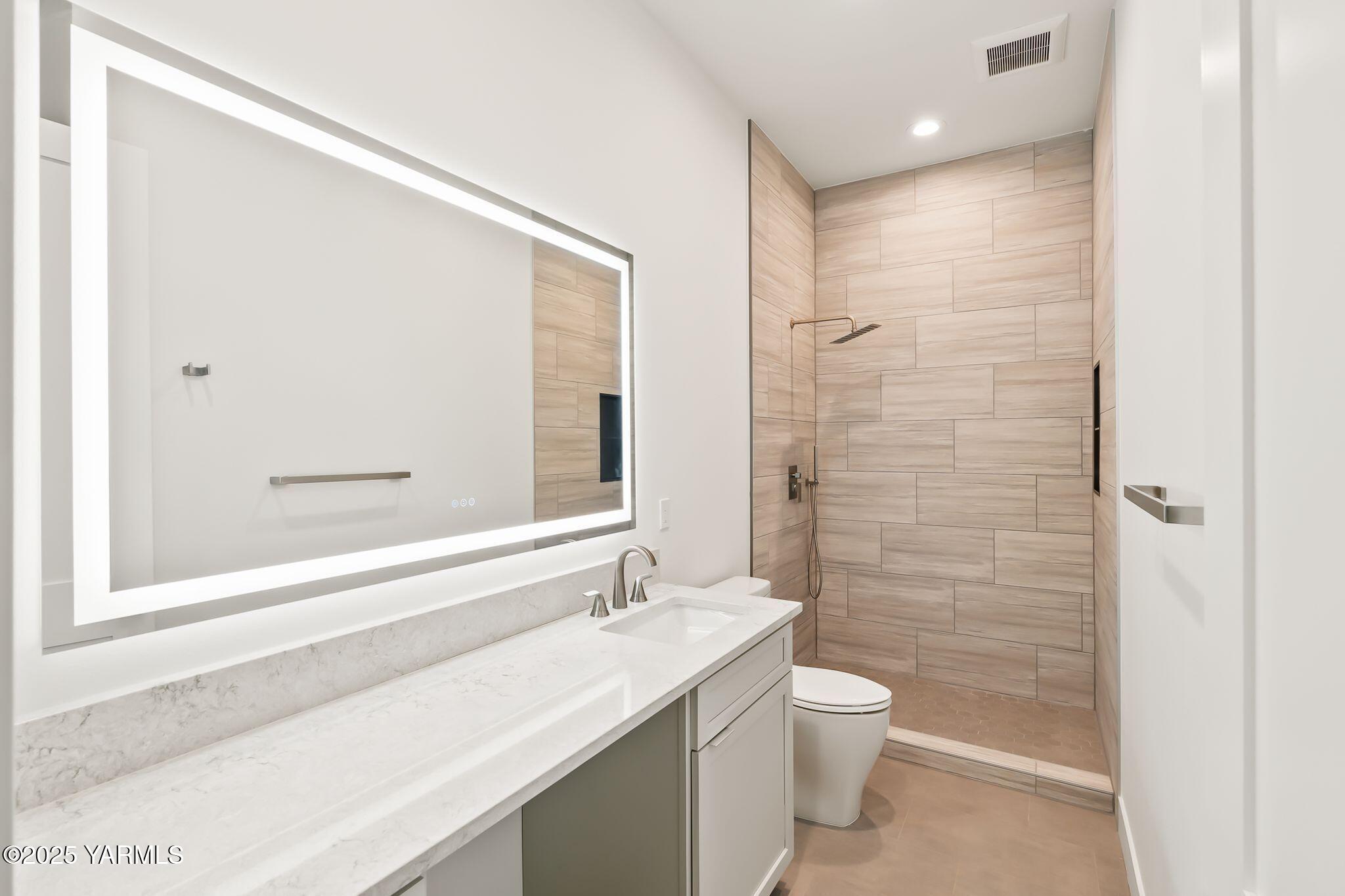 Yakima, Washington, 98908, United States, 4 Bedrooms Bedrooms, ,4 BathroomsBathrooms,Residential,Active,1993973