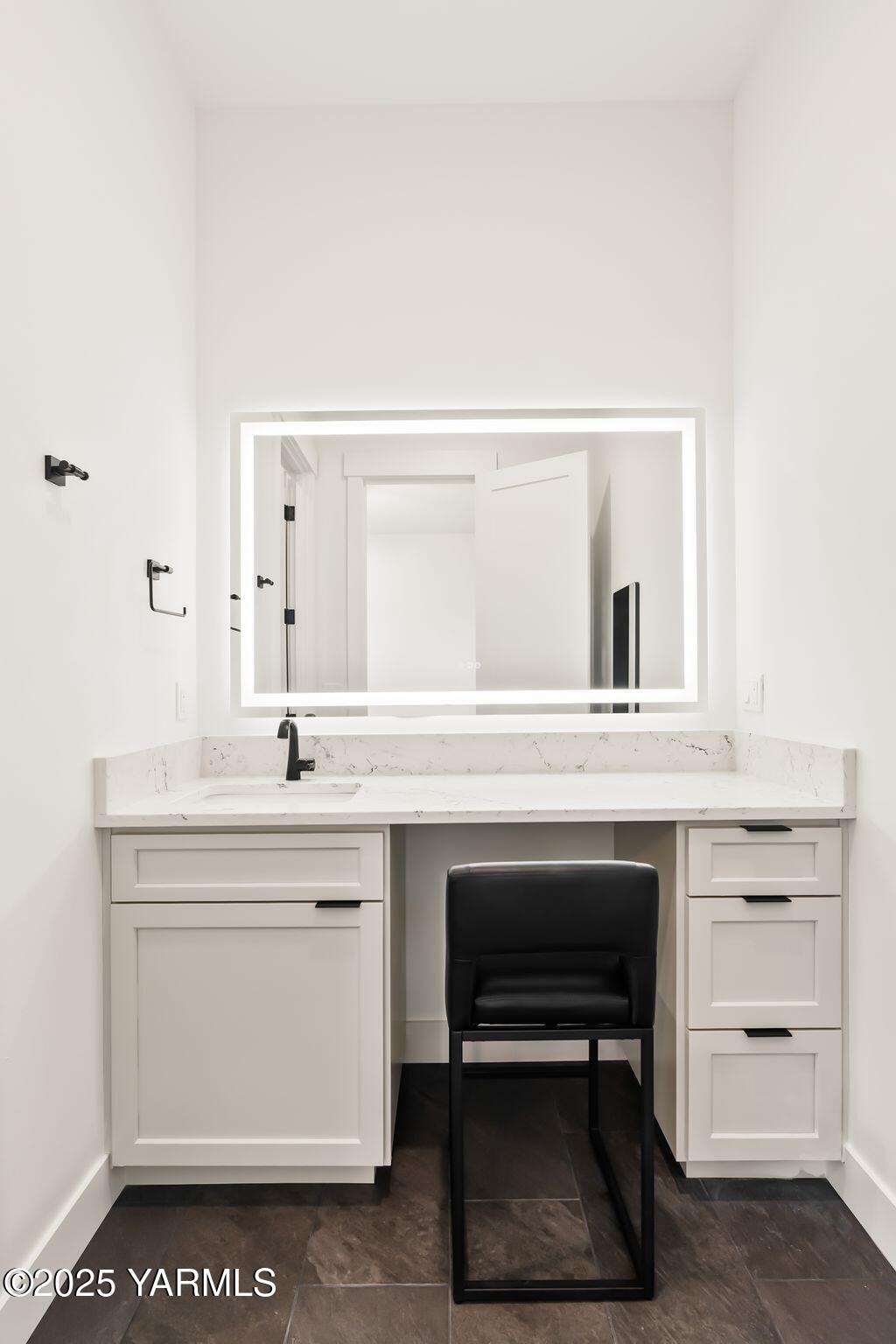 Yakima, Washington, 98908, United States, 4 Bedrooms Bedrooms, ,4 BathroomsBathrooms,Residential,Active,1993973