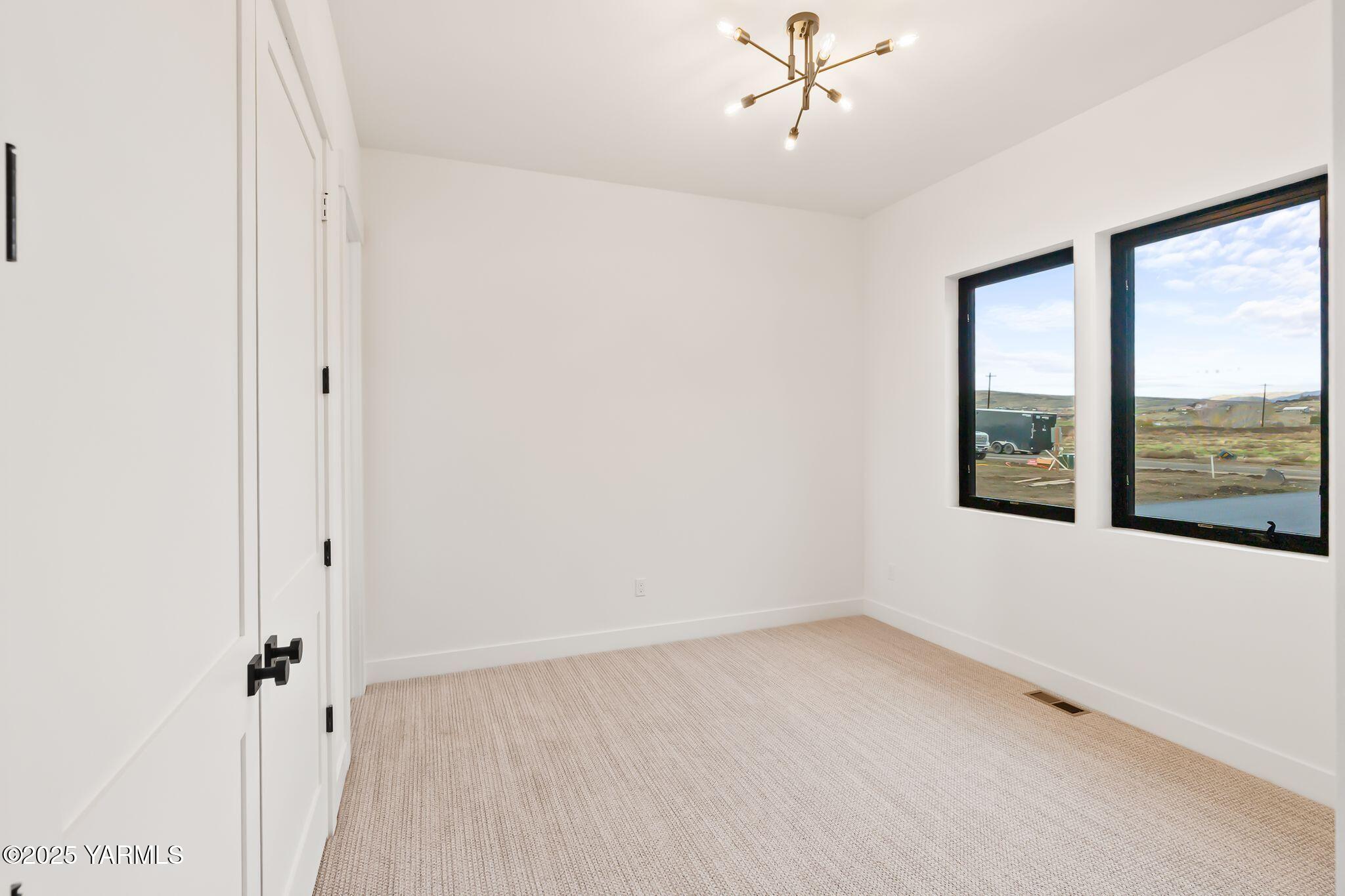 Yakima, Washington, 98908, United States, 4 Bedrooms Bedrooms, ,4 BathroomsBathrooms,Residential,Active,1993973