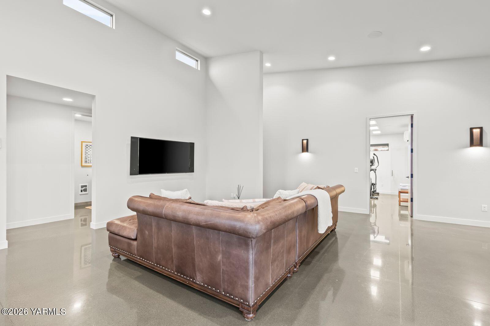 Yakima, Washington, 98908, United States, 4 Bedrooms Bedrooms, ,4 BathroomsBathrooms,Residential,Active,2011450