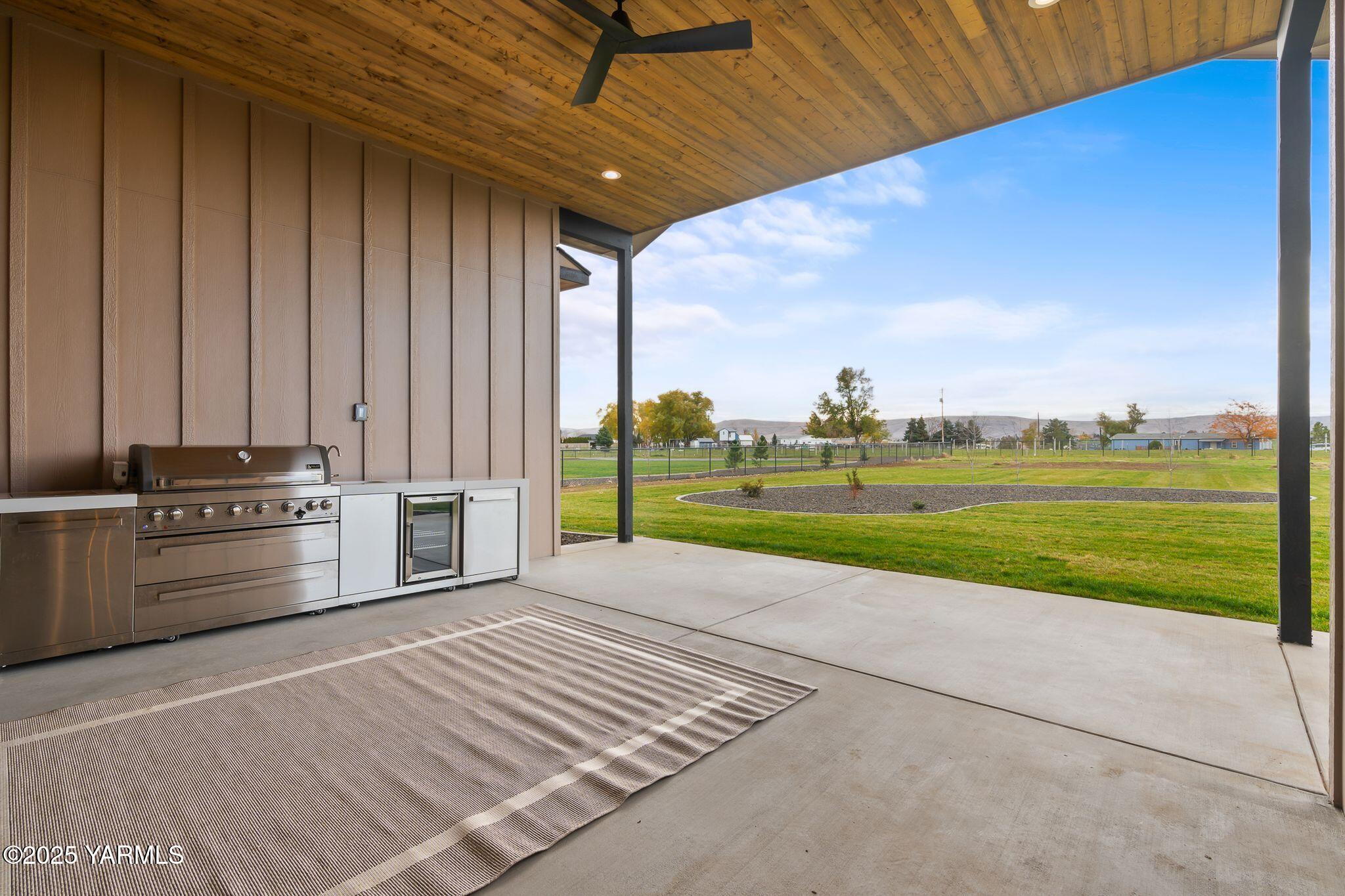 Yakima, Washington, 98908, United States, 4 Bedrooms Bedrooms, ,4 BathroomsBathrooms,Residential,Active,1993973