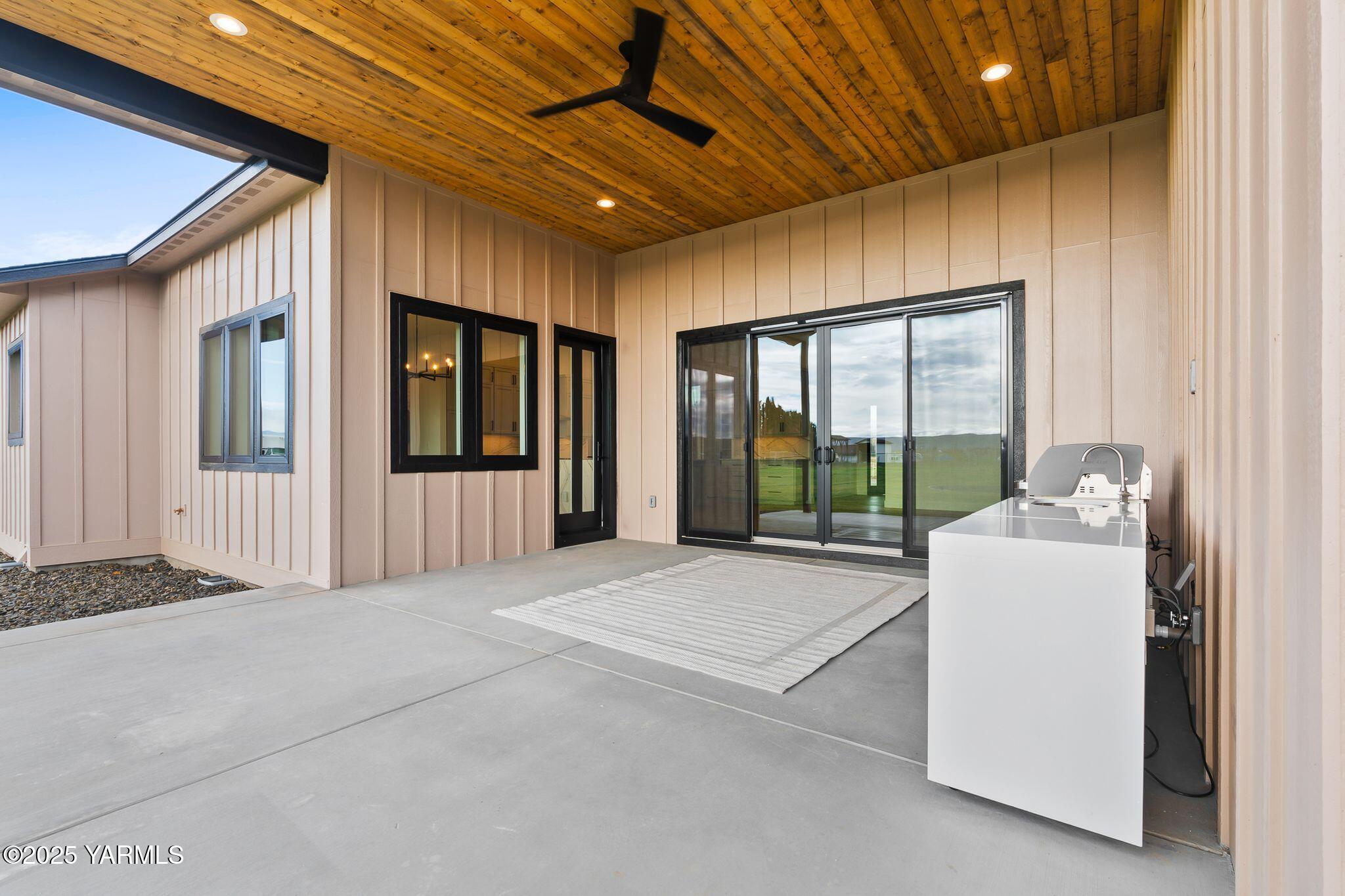 Yakima, Washington, 98908, United States, 4 Bedrooms Bedrooms, ,4 BathroomsBathrooms,Residential,Active,1993973