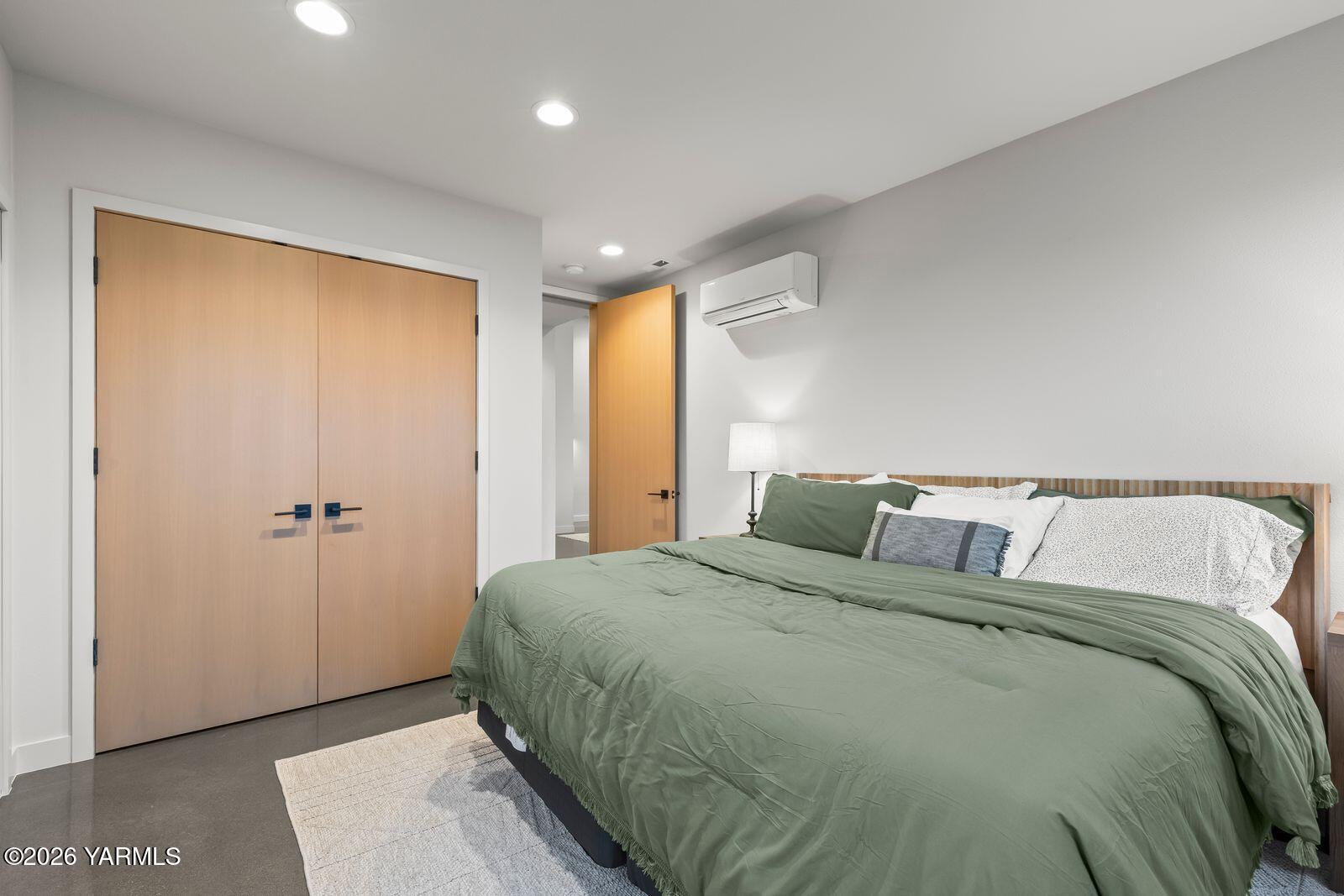 Yakima, Washington, 98908, United States, 4 Bedrooms Bedrooms, ,4 BathroomsBathrooms,Residential,Active,2011450