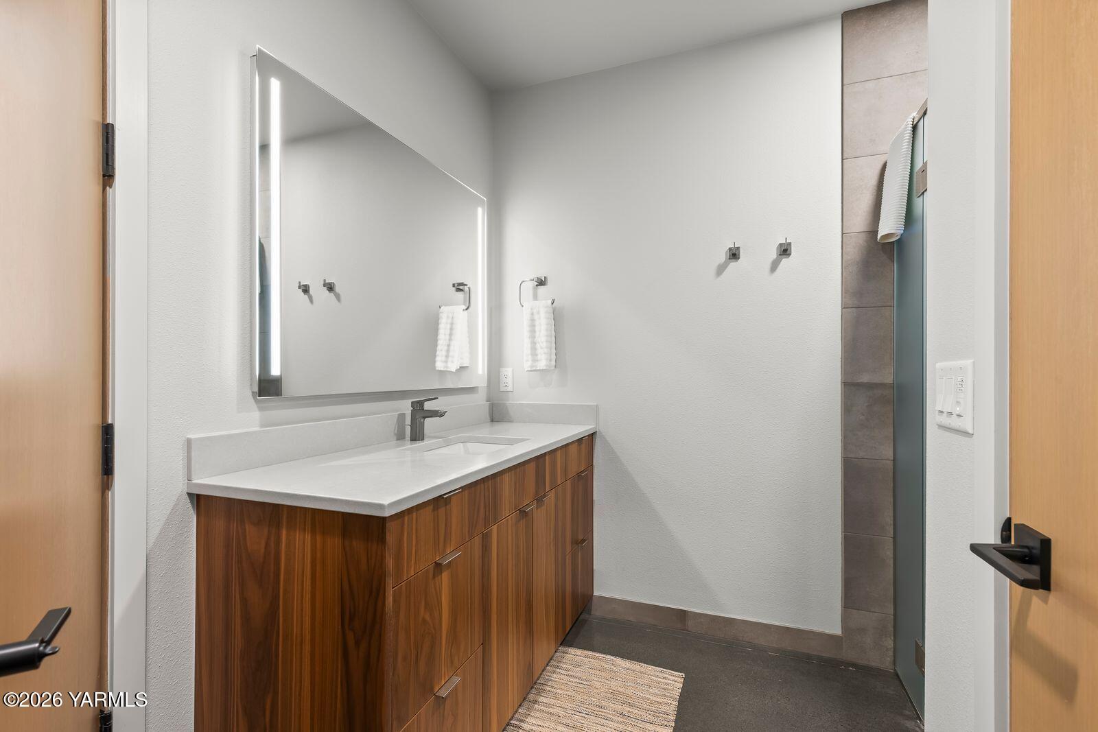 Yakima, Washington, 98908, United States, 4 Bedrooms Bedrooms, ,4 BathroomsBathrooms,Residential,Active,2011450