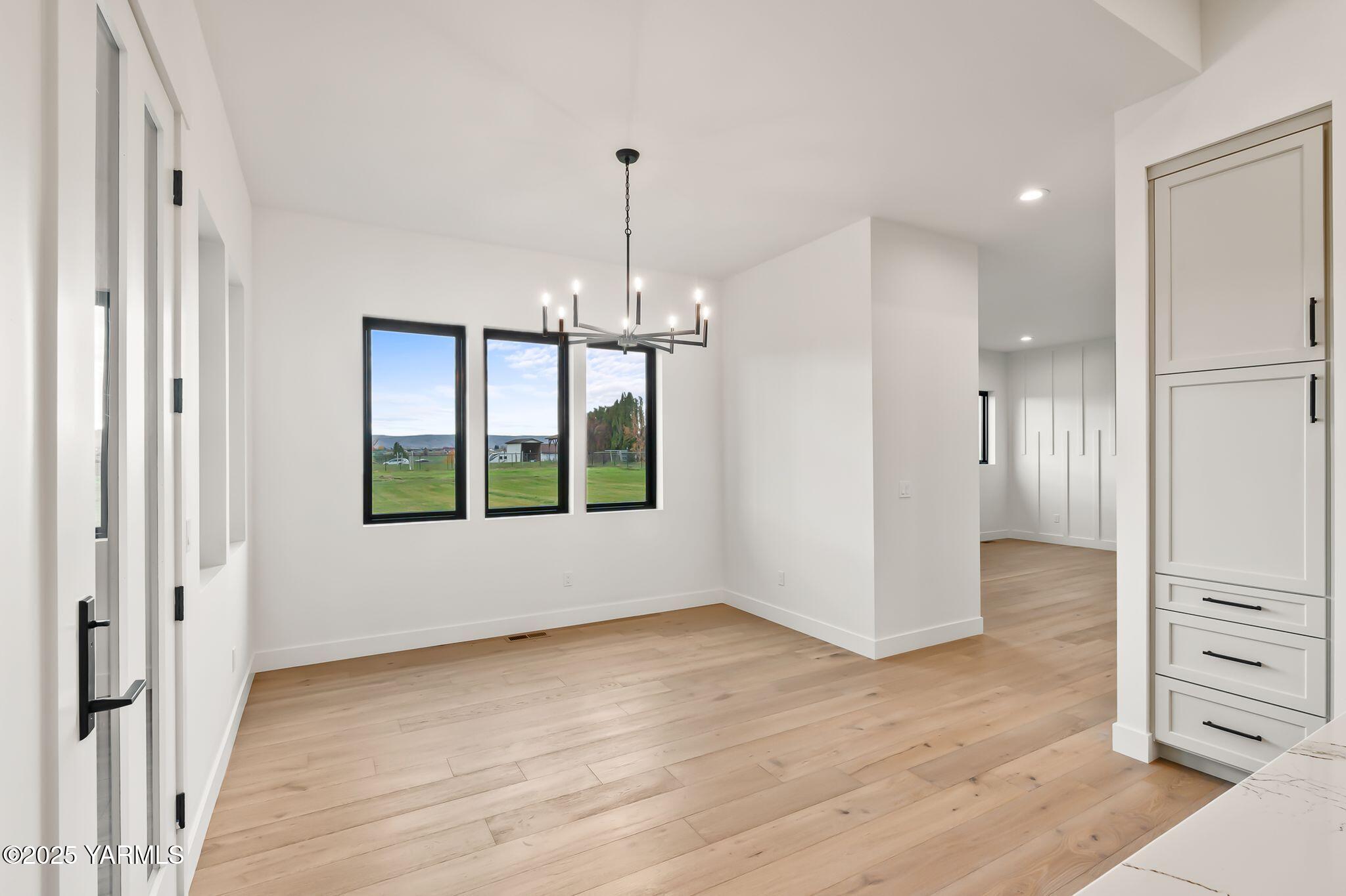 Yakima, Washington, 98908, United States, 4 Bedrooms Bedrooms, ,4 BathroomsBathrooms,Residential,Active,1993973