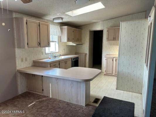 1100 S EUCLID ST UNIT 64, GRANDVIEW, WA 98930, photo 4 of 10