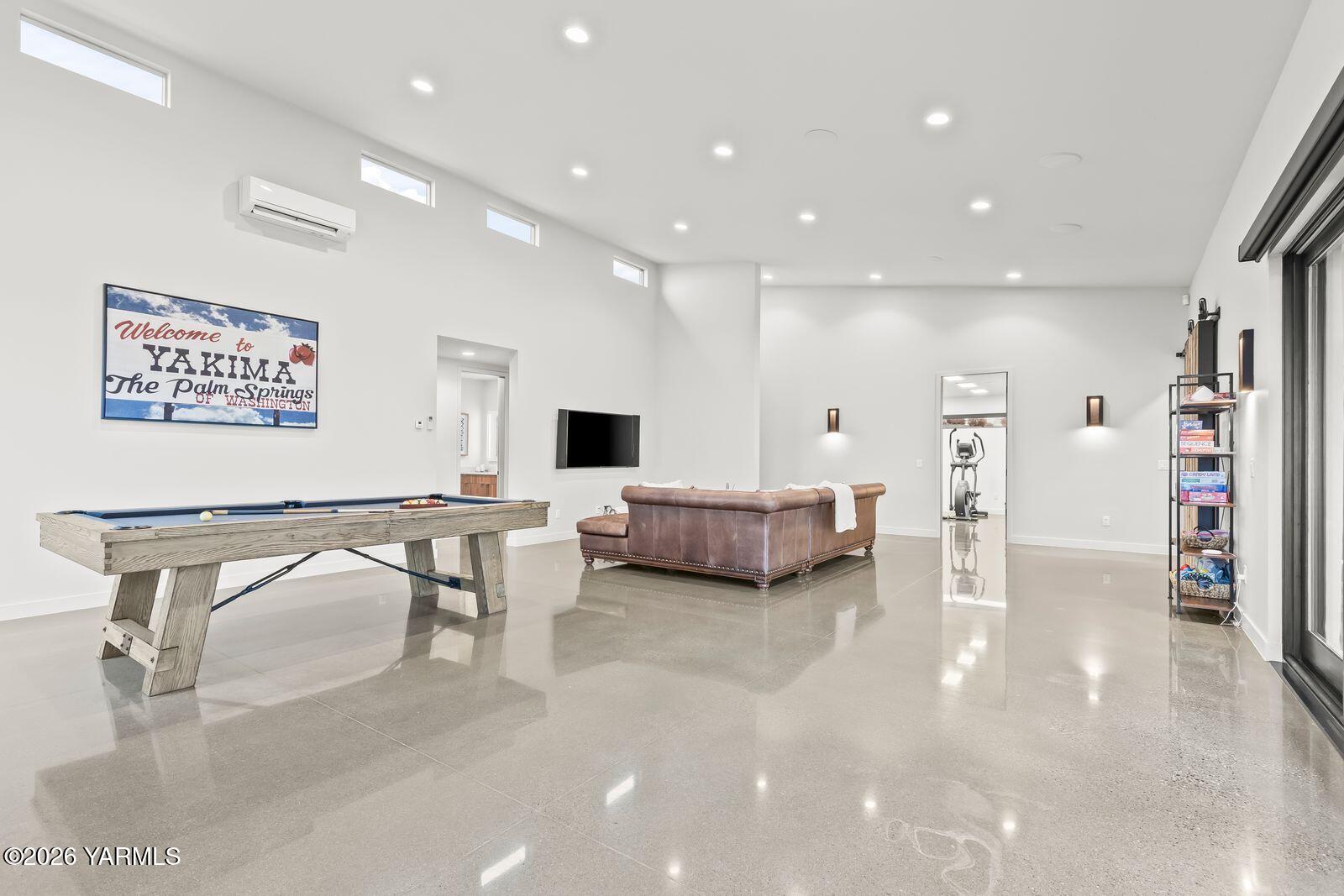 Yakima, Washington, 98908, United States, 4 Bedrooms Bedrooms, ,4 BathroomsBathrooms,Residential,Active,2011450