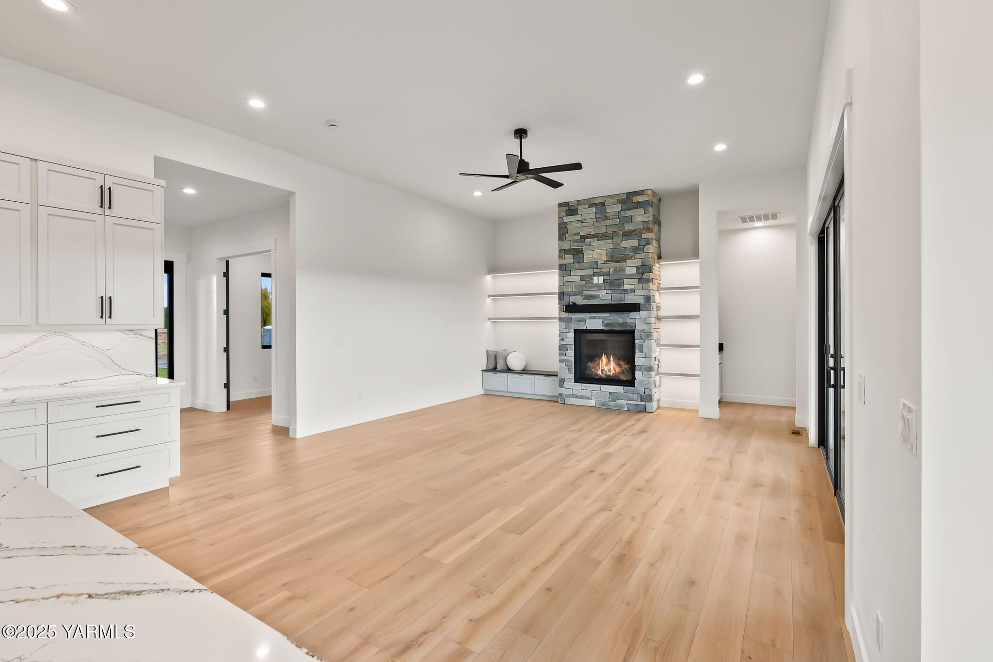 Yakima, Washington, 98908, United States, 4 Bedrooms Bedrooms, ,4 BathroomsBathrooms,Residential,Active,1993973