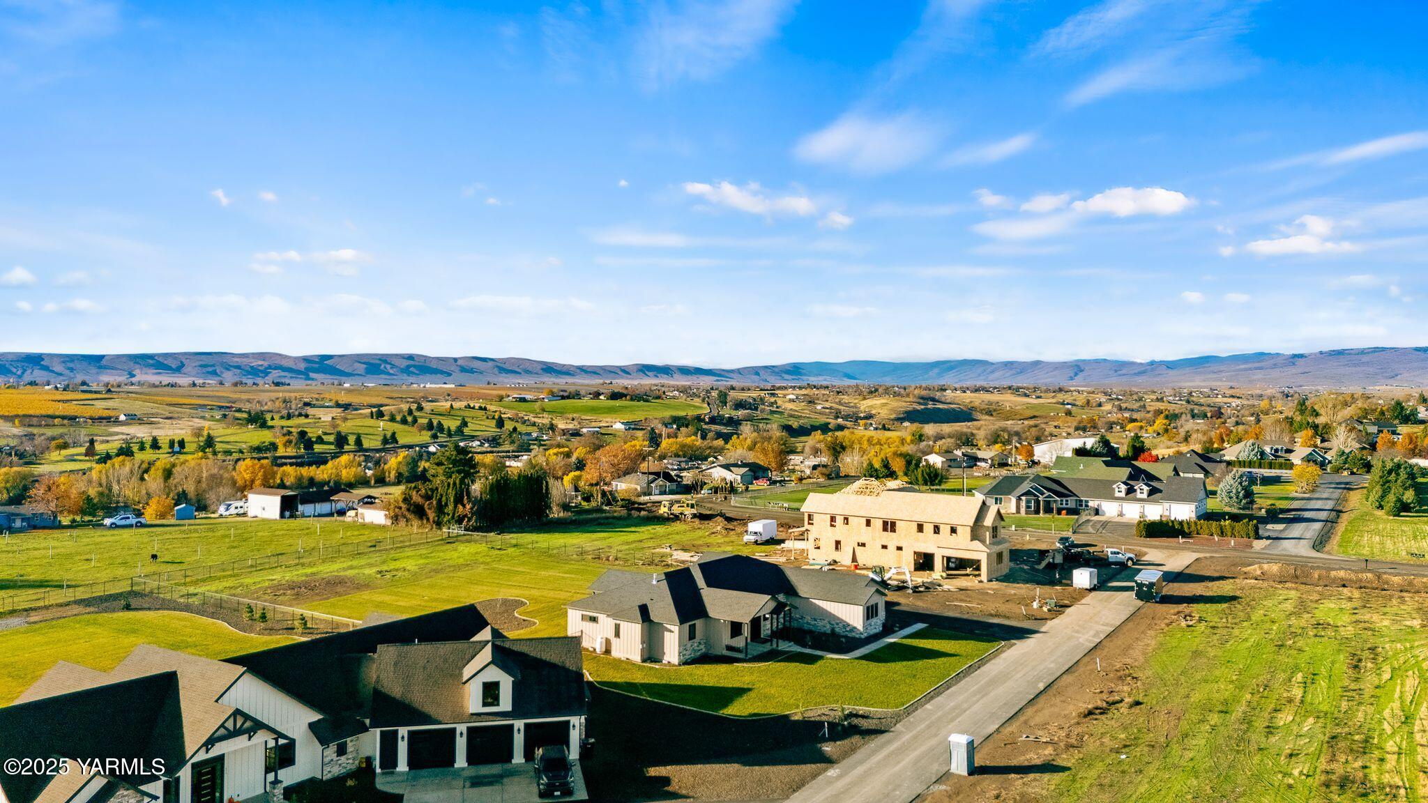 Yakima, Washington, 98908, United States, 4 Bedrooms Bedrooms, ,4 BathroomsBathrooms,Residential,Active,1993973