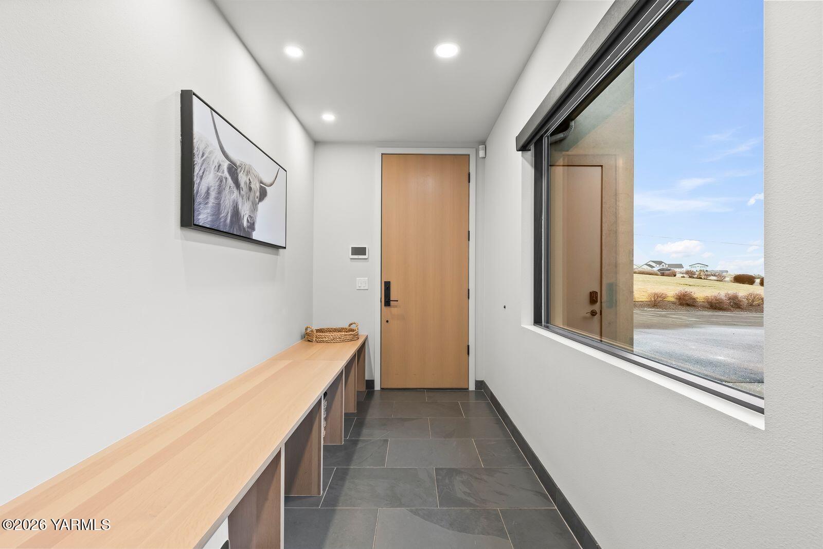 Yakima, Washington, 98908, United States, 4 Bedrooms Bedrooms, ,4 BathroomsBathrooms,Residential,Active,2011450