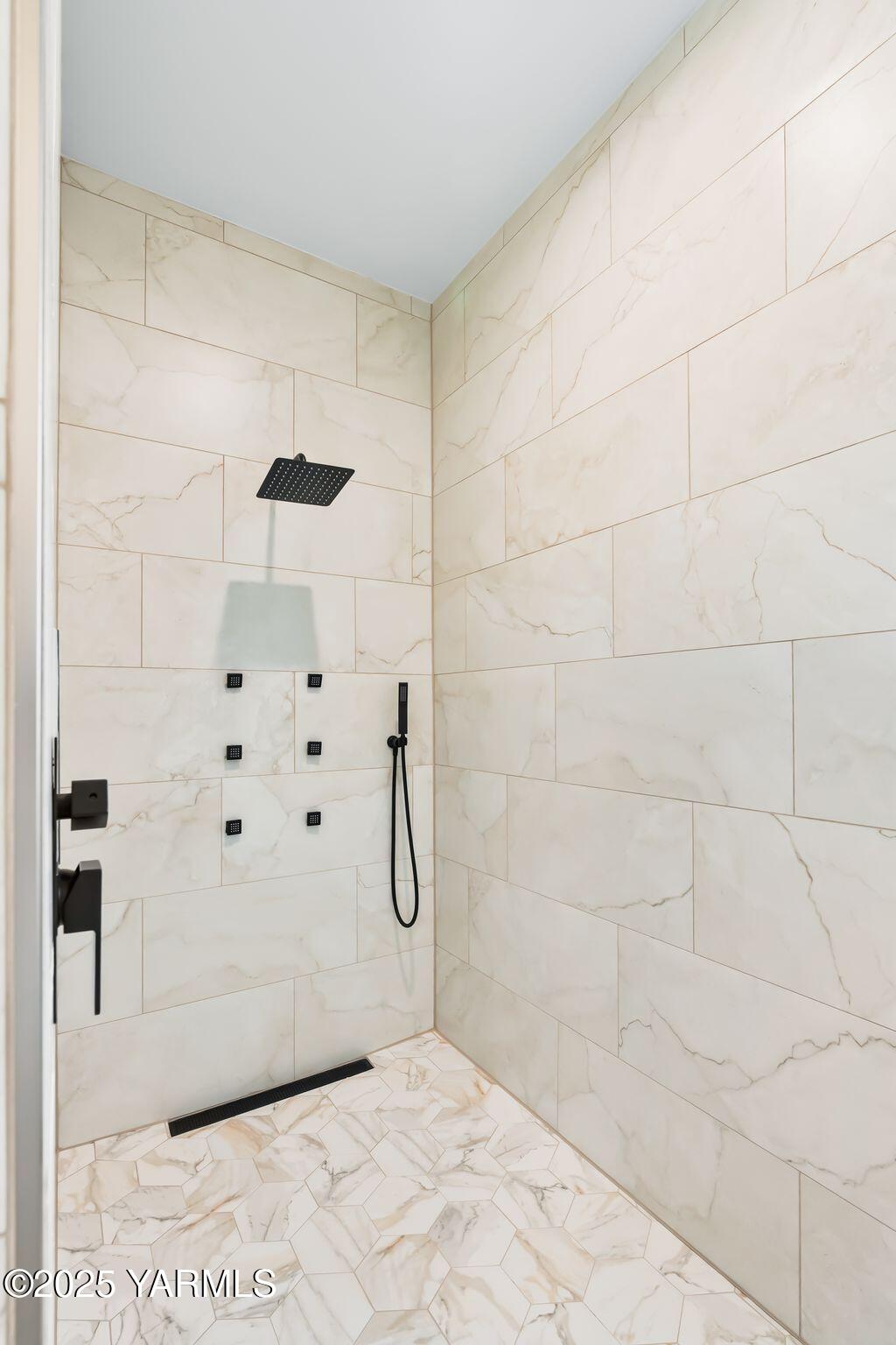 Yakima, Washington, 98908, United States, 4 Bedrooms Bedrooms, ,4 BathroomsBathrooms,Residential,Active,1993973