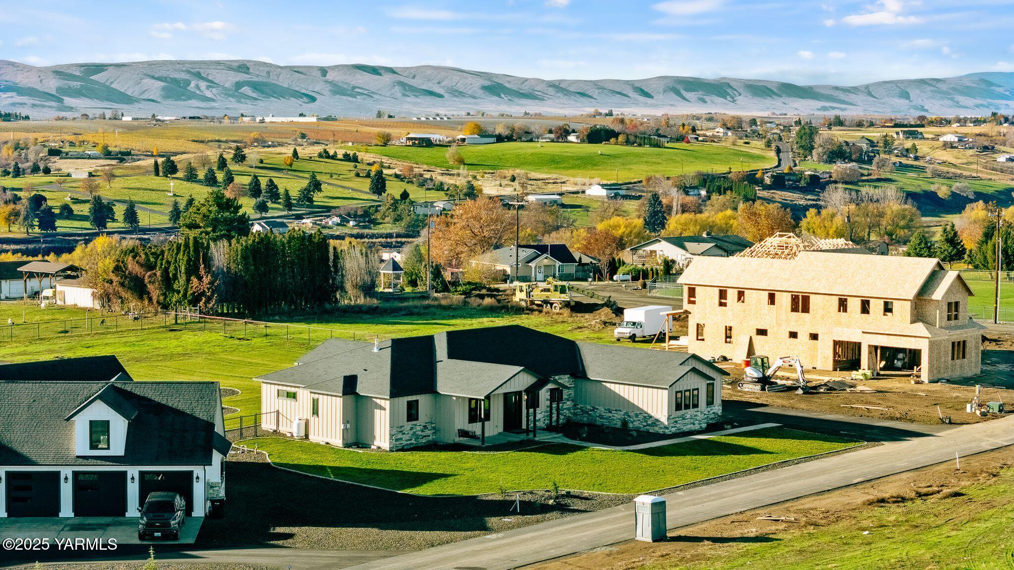 Yakima, Washington, 98908, United States, 4 Bedrooms Bedrooms, ,4 BathroomsBathrooms,Residential,Active,1993973