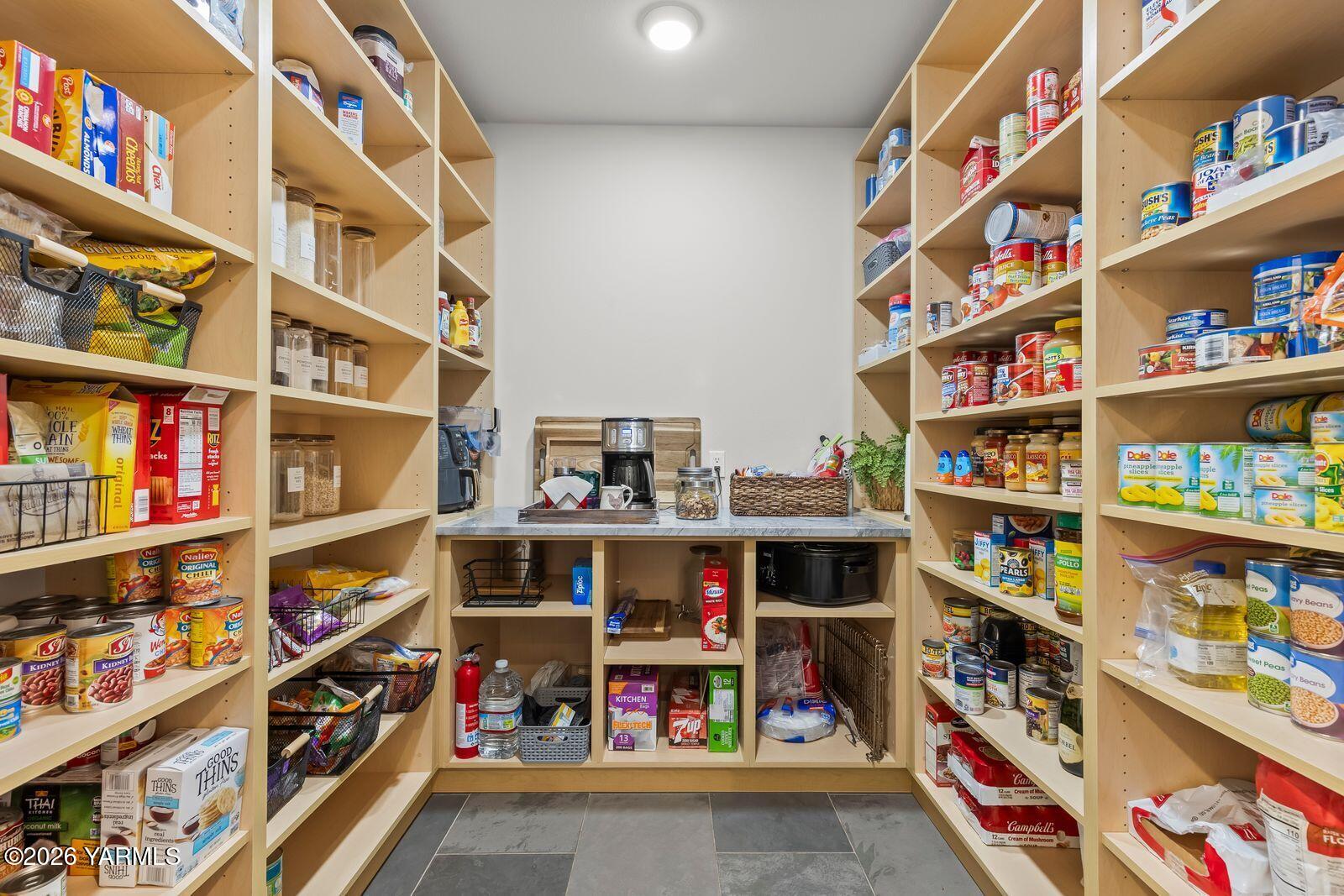 Yakima, Washington, 98908, United States, 4 Bedrooms Bedrooms, ,4 BathroomsBathrooms,Residential,Active,2011450