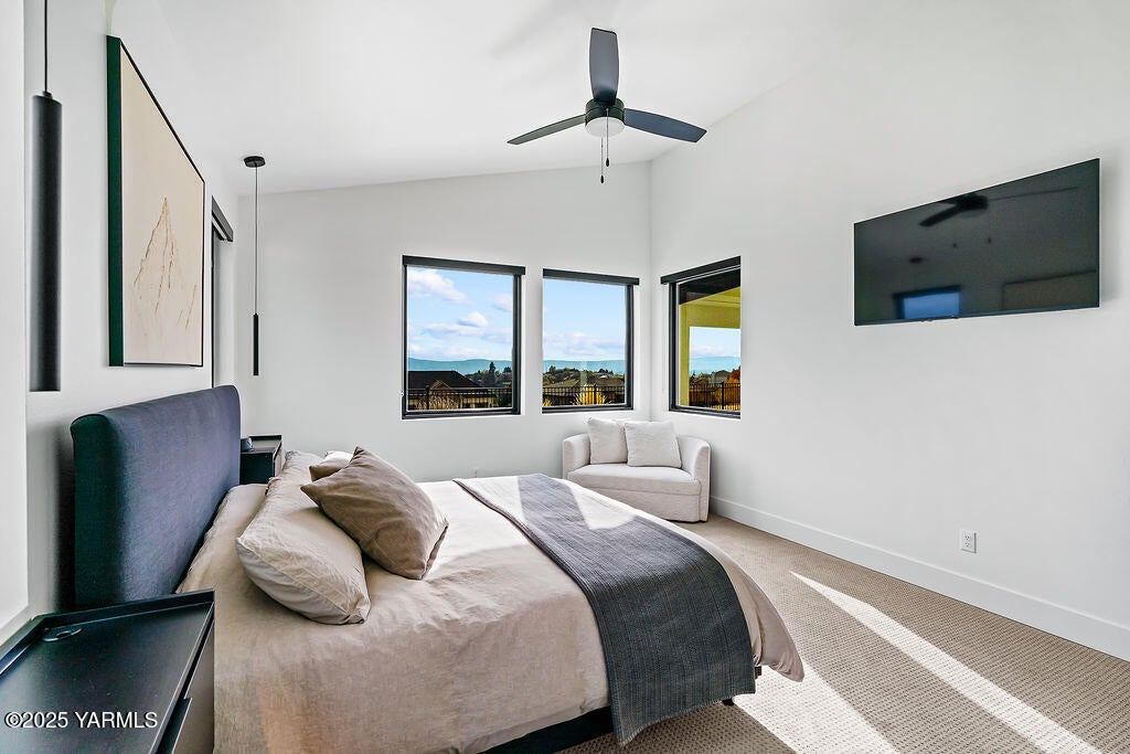 Yakima, Washington, 98908, United States, 4 Bedrooms Bedrooms, ,4 BathroomsBathrooms,Residential,Active,2008323