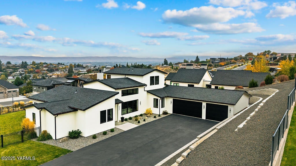 Yakima, Washington, 98908, United States, 4 Bedrooms Bedrooms, ,4 BathroomsBathrooms,Residential,Active,2008323