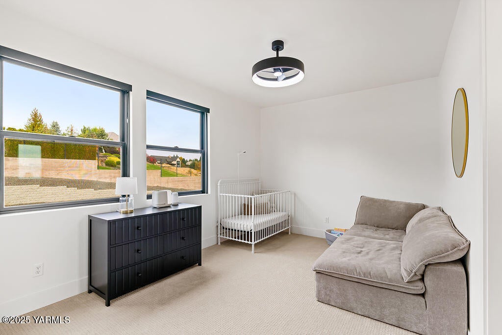 Yakima, Washington, 98908, United States, 4 Bedrooms Bedrooms, ,4 BathroomsBathrooms,Residential,Active,2008323