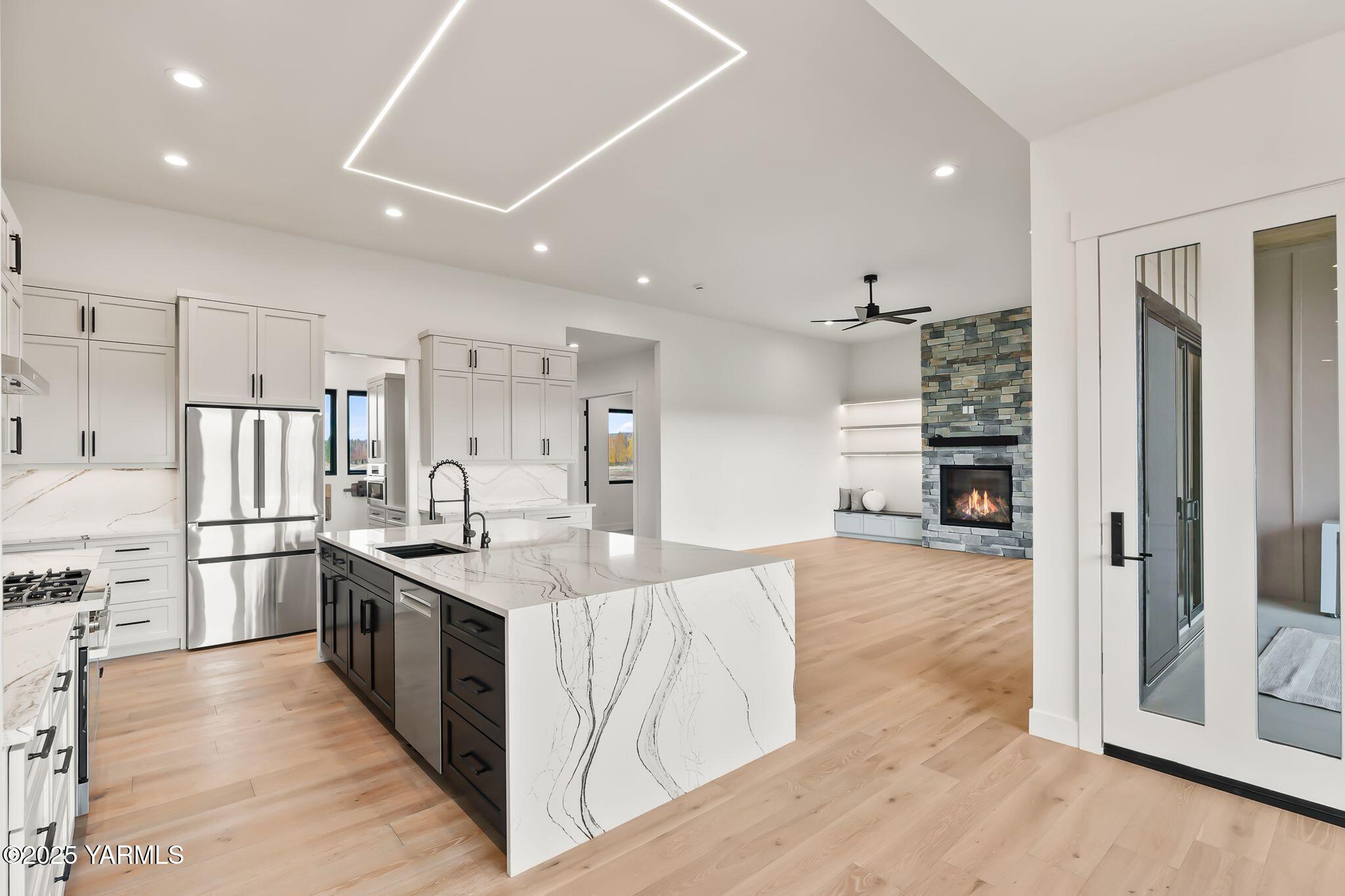 Yakima, Washington, 98908, United States, 4 Bedrooms Bedrooms, ,4 BathroomsBathrooms,Residential,Active,1993973