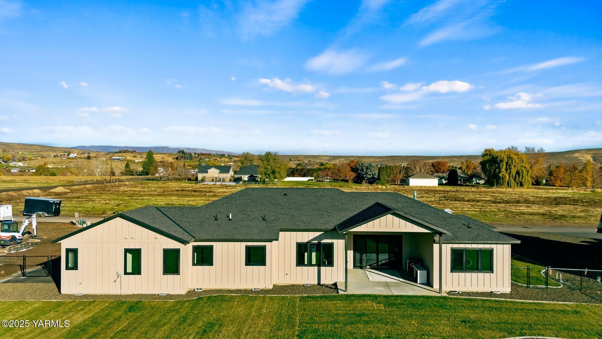 Yakima, Washington, 98908, United States, 4 Bedrooms Bedrooms, ,4 BathroomsBathrooms,Residential,Active,1993973