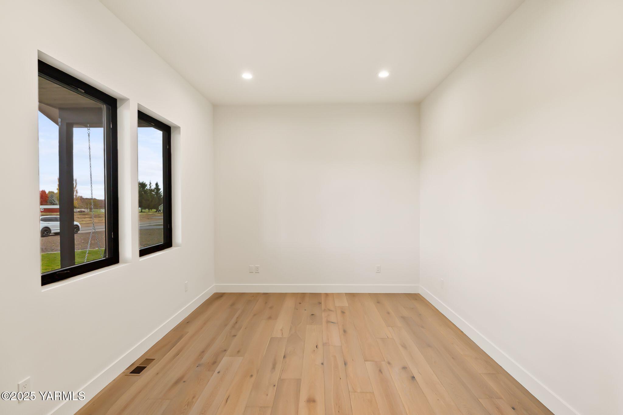 Yakima, Washington, 98908, United States, 4 Bedrooms Bedrooms, ,4 BathroomsBathrooms,Residential,Active,1993973