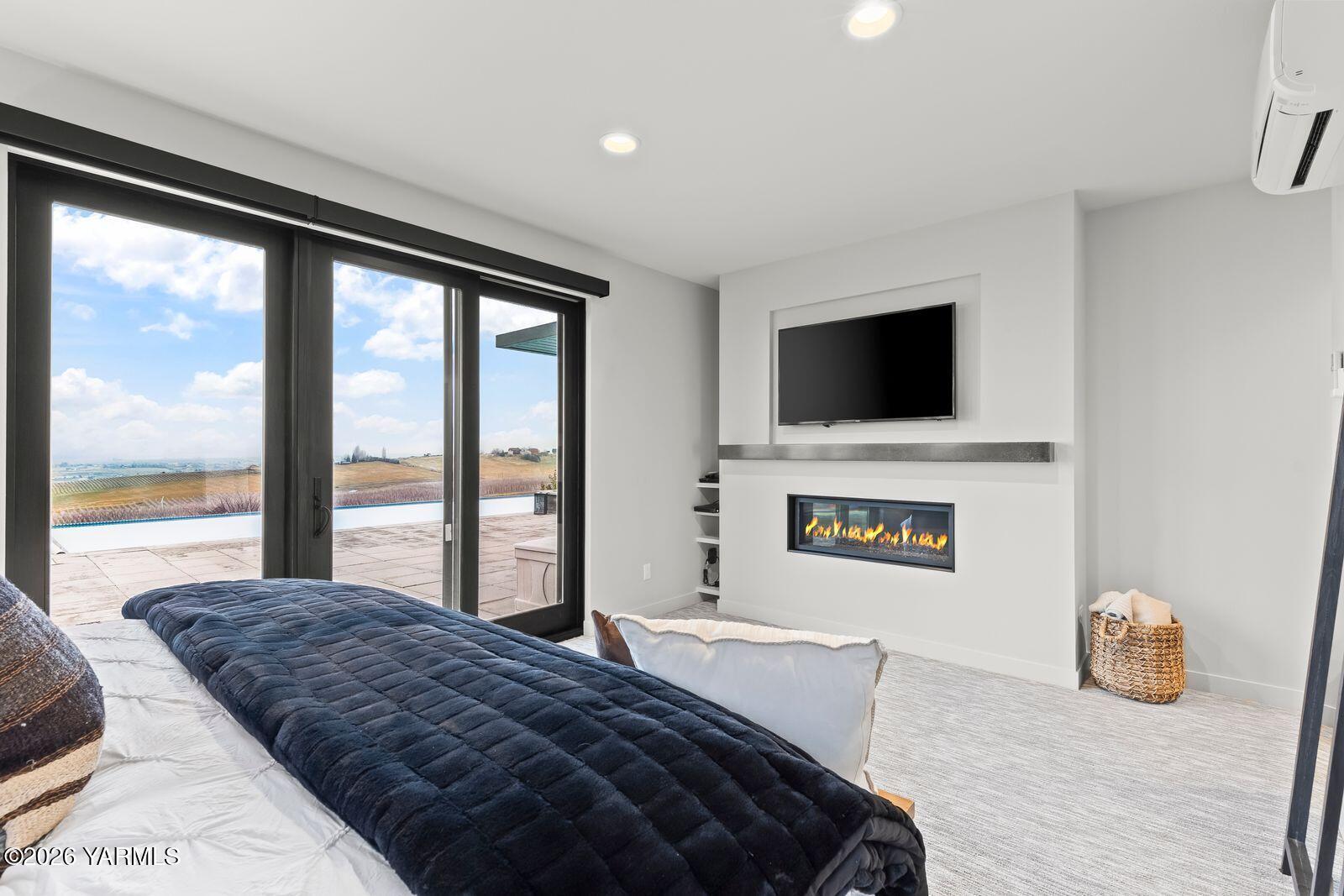 Yakima, Washington, 98908, United States, 4 Bedrooms Bedrooms, ,4 BathroomsBathrooms,Residential,Active,2011450