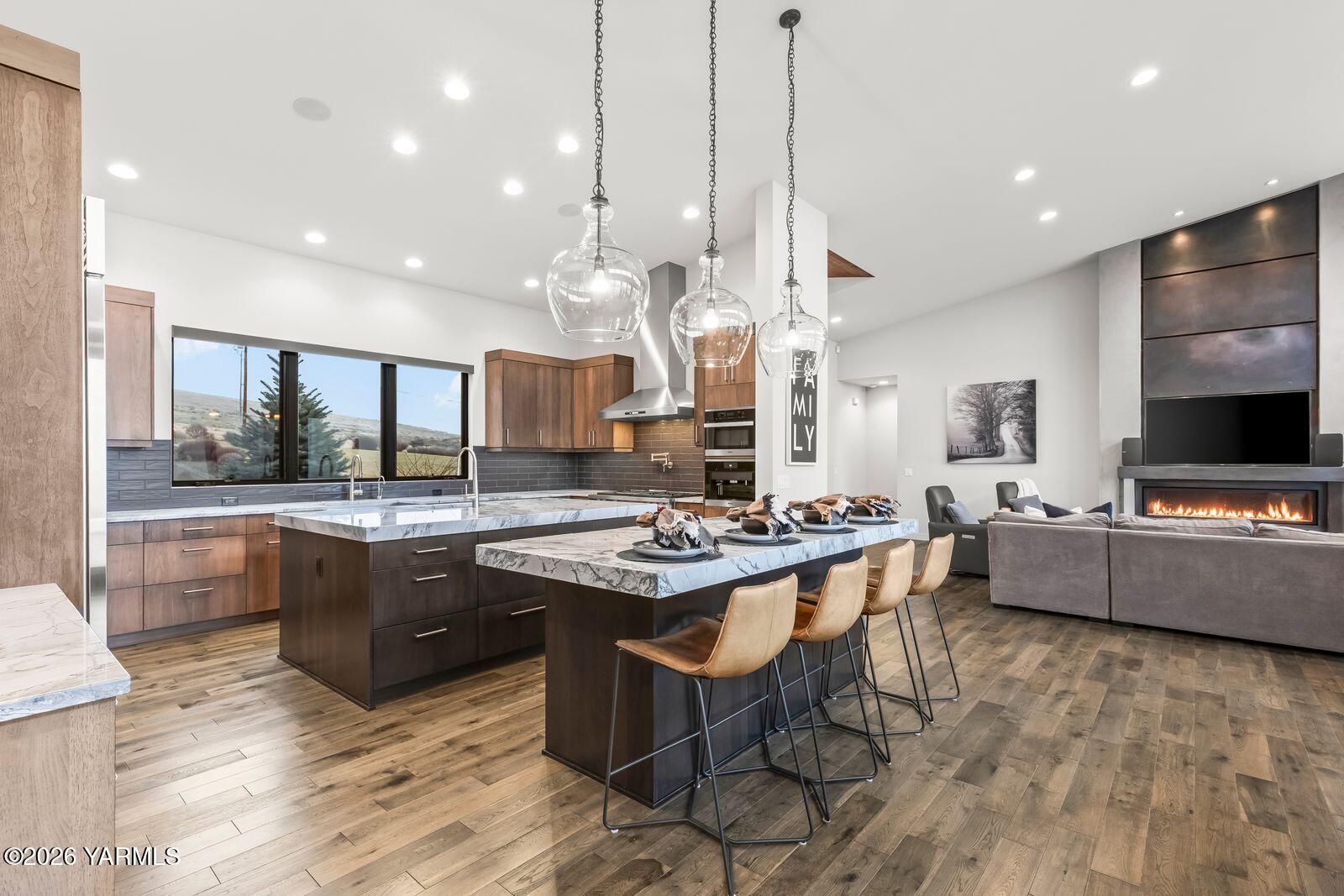 Yakima, Washington, 98908, United States, 4 Bedrooms Bedrooms, ,4 BathroomsBathrooms,Residential,Active,2011450